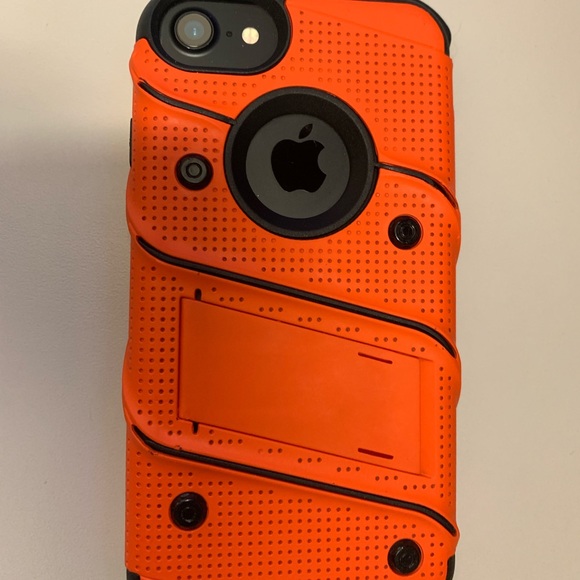 iPhone 7 Unlocked - Picture 4 of 5